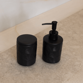 jogo de banheiro preto com porta sabonete e porta cotonete